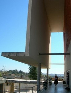 edifício da biblioteca da ua