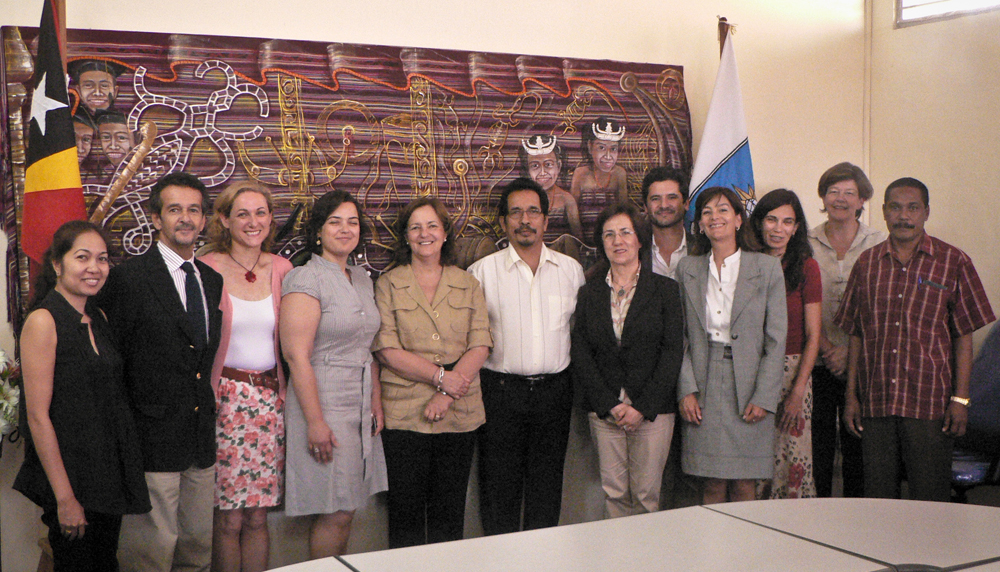 2010, junho,  com Vice-Ministro da Educação, Dr. Paulo Assis, Timor Leste 