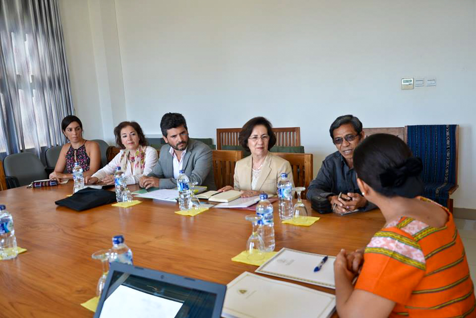 2014, maio, reunião com Primeira-Dama, Dra. Isabel Costa Ferreira, Díli, Timor-Leste