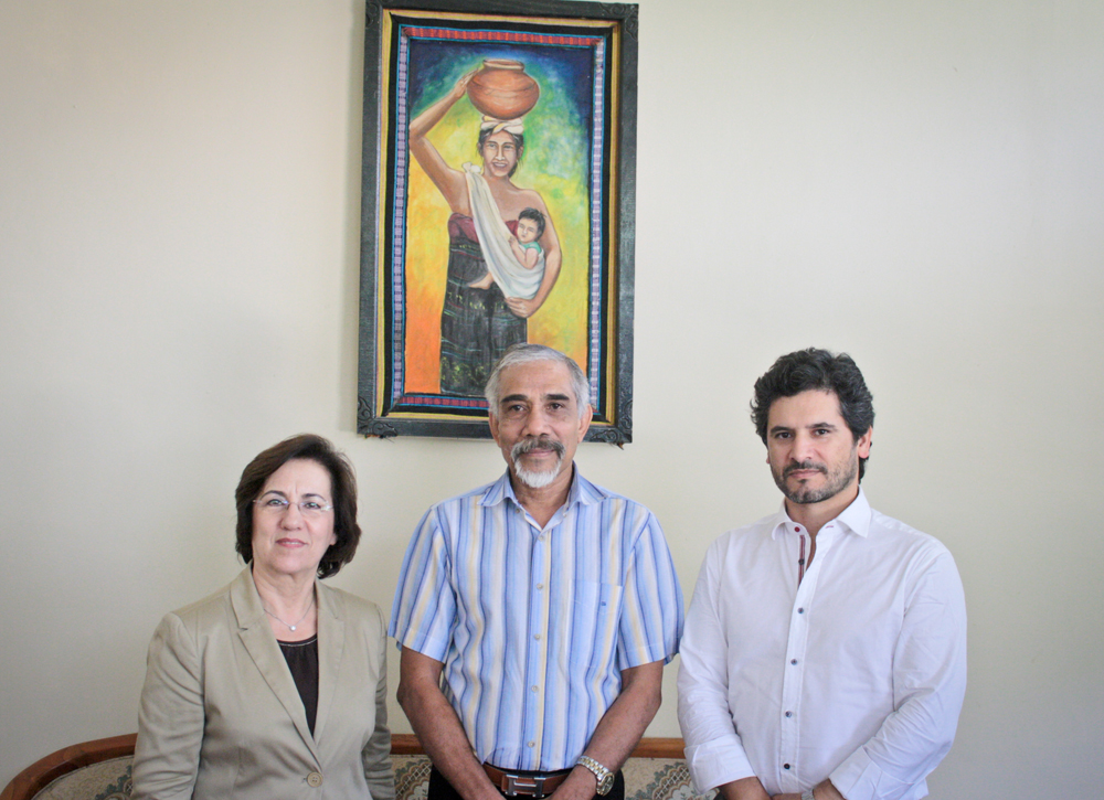 2012, outubro, com Vice-Ministro do Ensino Secundário Dr. Virgilio Simith,Timor Leste 